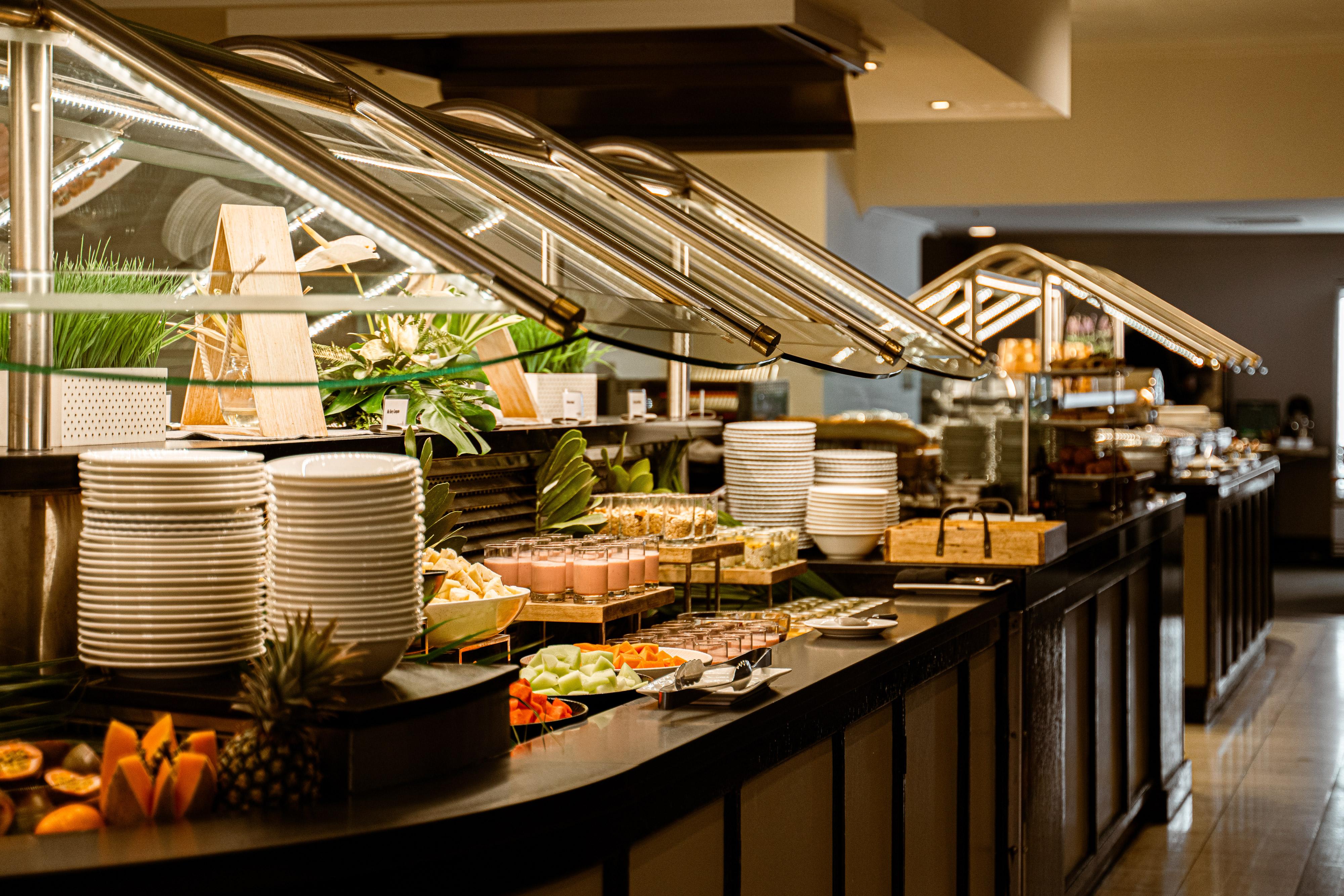 מלון Pullman Cairns International מראה חיצוני תמונה A buffet at a hotel